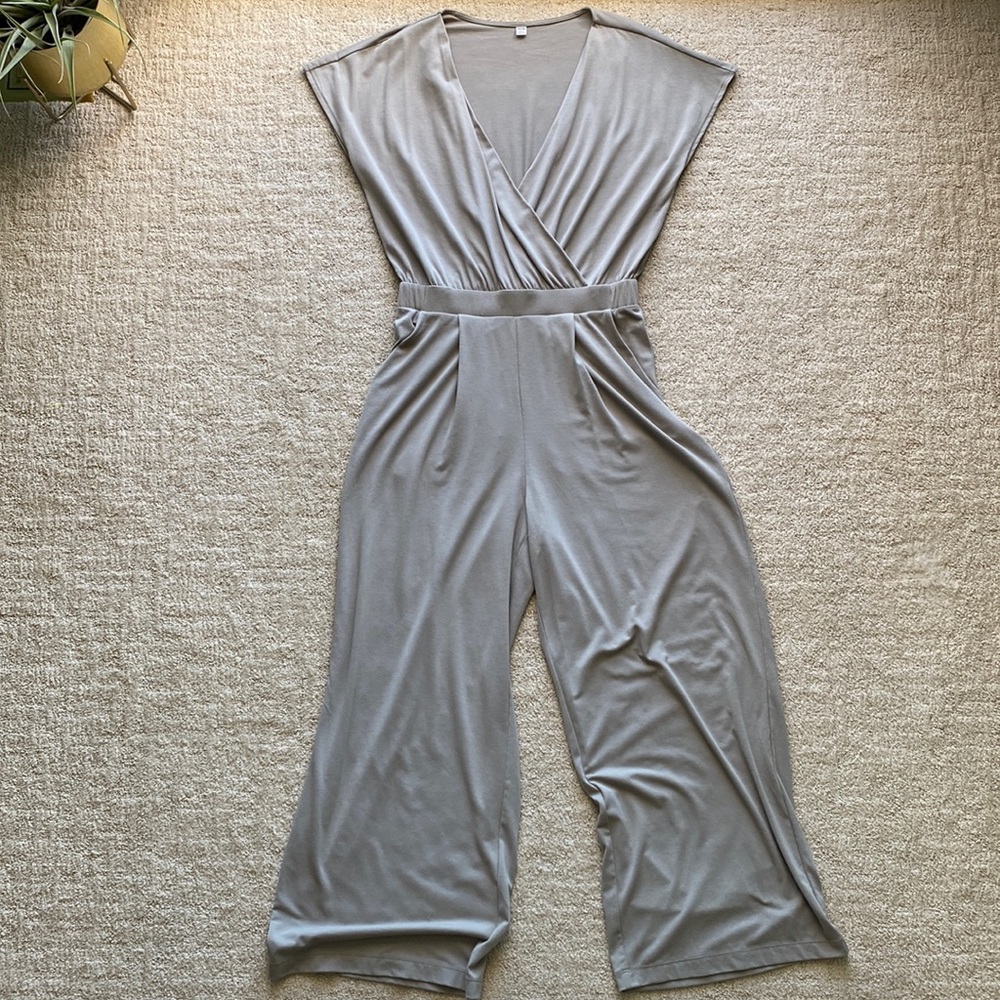 Uniqlo Grey jumpsuit | S